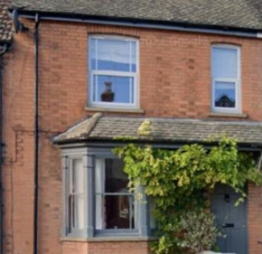 Stamford 2 bed character house contractors welcome